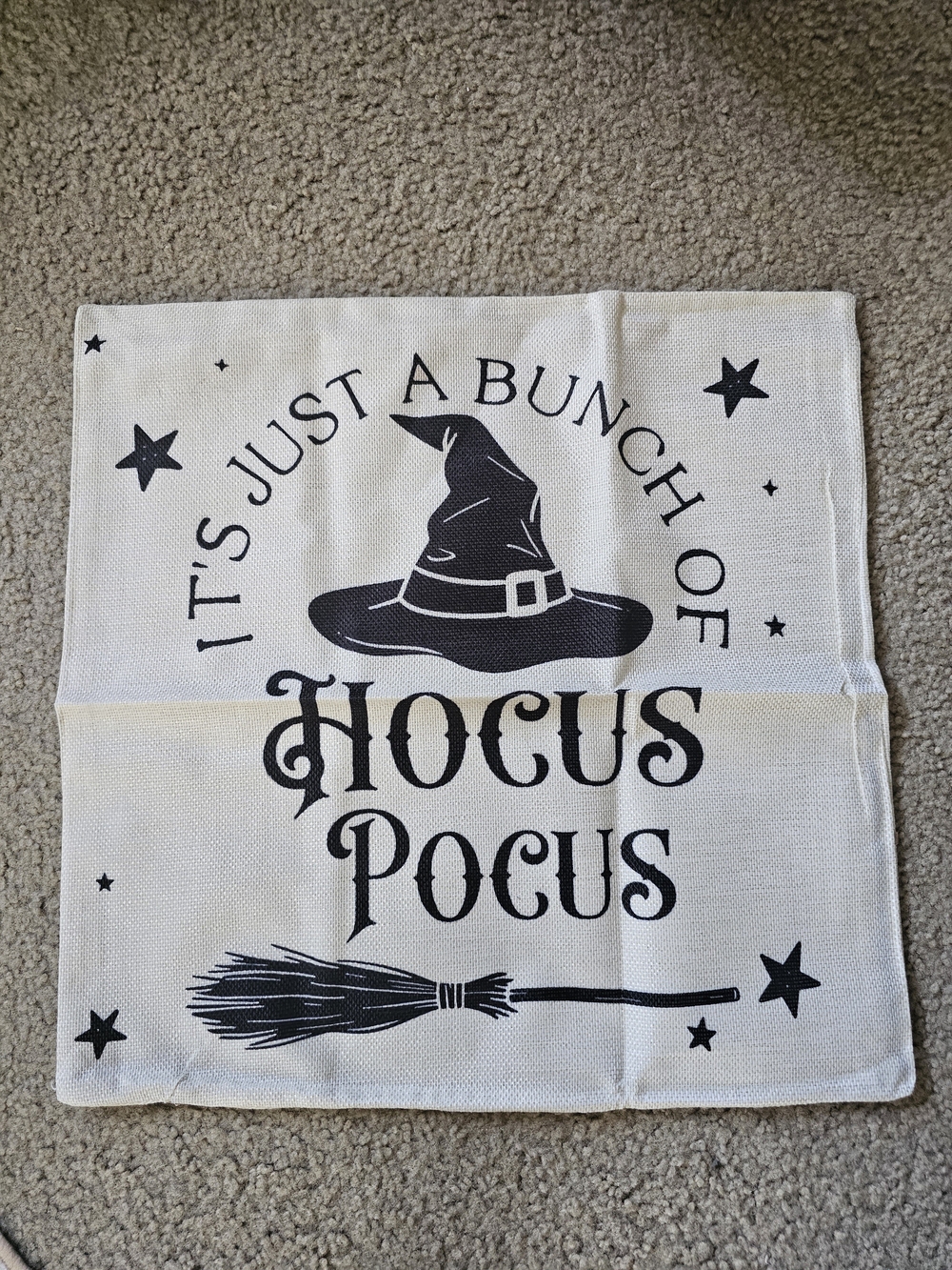 Sanderson Sisters Bed & Breakfast Decorative Halloween Pillowcase - Picture 6 of 12